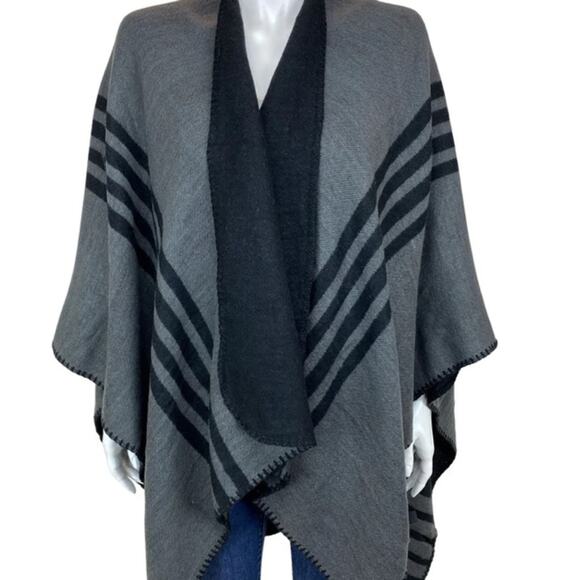 BB Dakota Reversible Poncho Wrap NIP - Picture 1 of 7